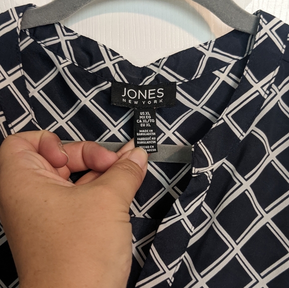 Jones NY blouse, Navy, size xl - Picture 3 of 3